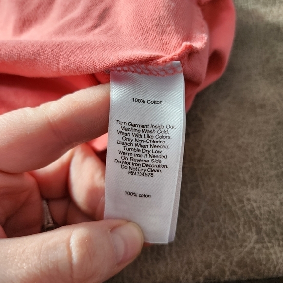 Vineyard Vines Garment-Dyed Vintage Whale Long-Sleeve Pocket Tee - Picture 4 of 4